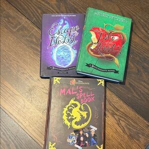 Disney Descendants Colorful Hardcover Trio